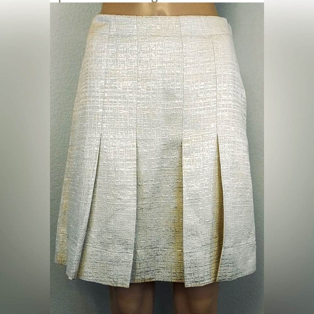 Club Monaco Dropped Pleated A-line Skirt in Crosshatch Pearlized Brocade.